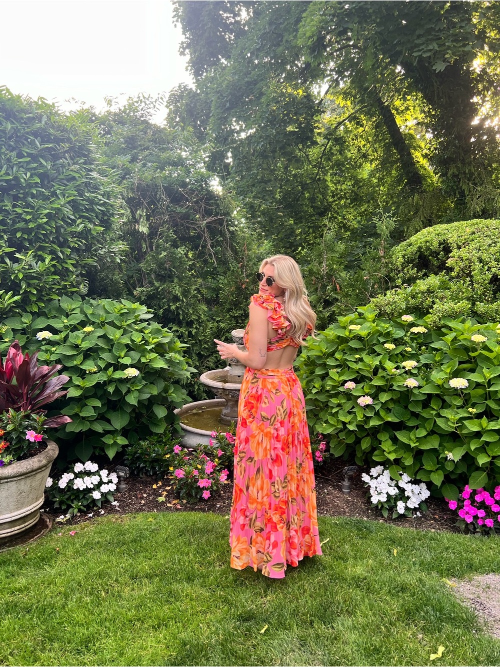 Ever New cut out plisse maxi dress in
orange and pink floral - Picture 2 of 5